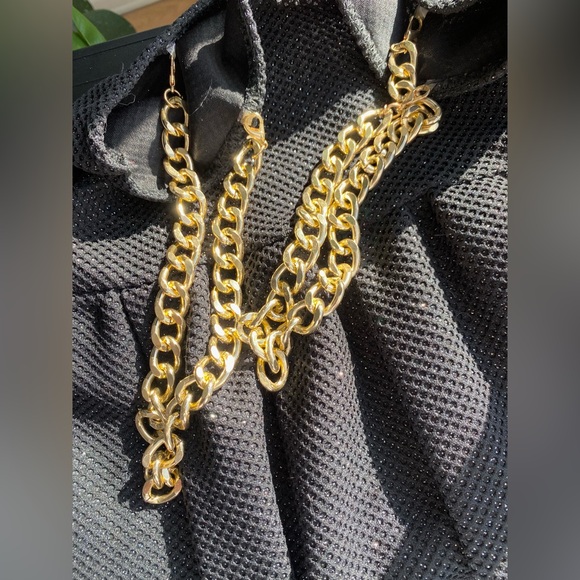 Elegant Black Sparkly Dress with Gold Strap Chains - Picture 5 of 10